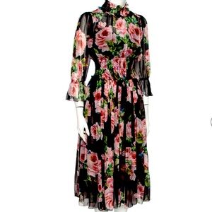 Dolce & Gabbana NWOT Silk Floral
MIDI Dress Size 42 smocked waist & neck detail